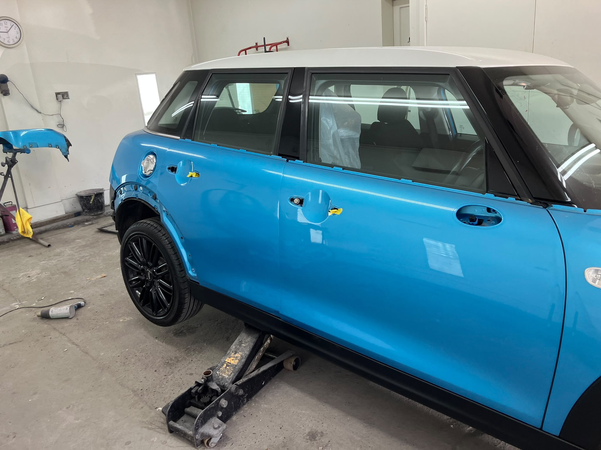 Vehicle bodywork and paint repair in the SP Vehicle Repairs workshop, image 41