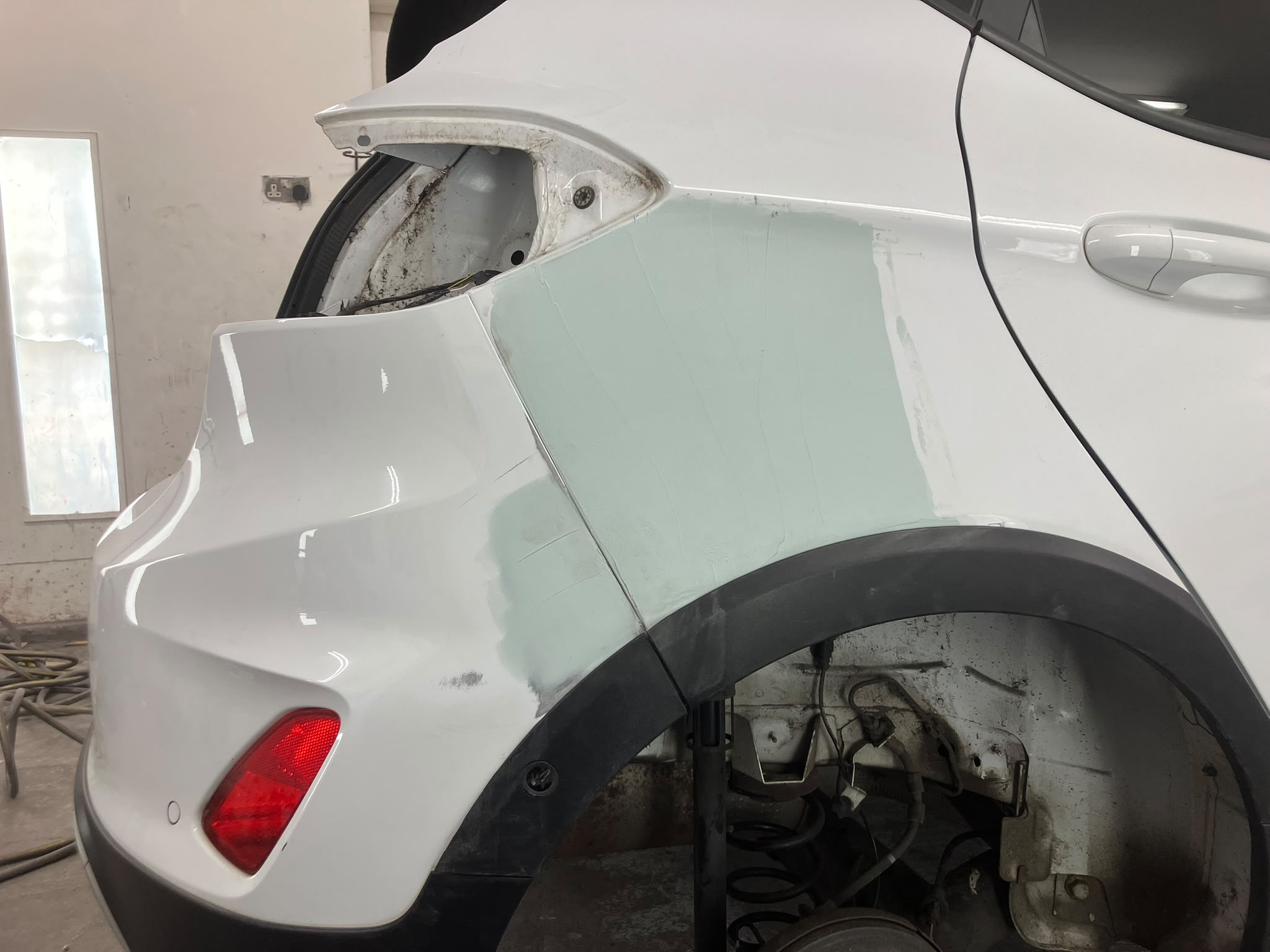 Vehicle bodywork and paint repair in the SP Vehicle Repairs workshop, image 64
